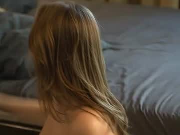 2girls_1dream