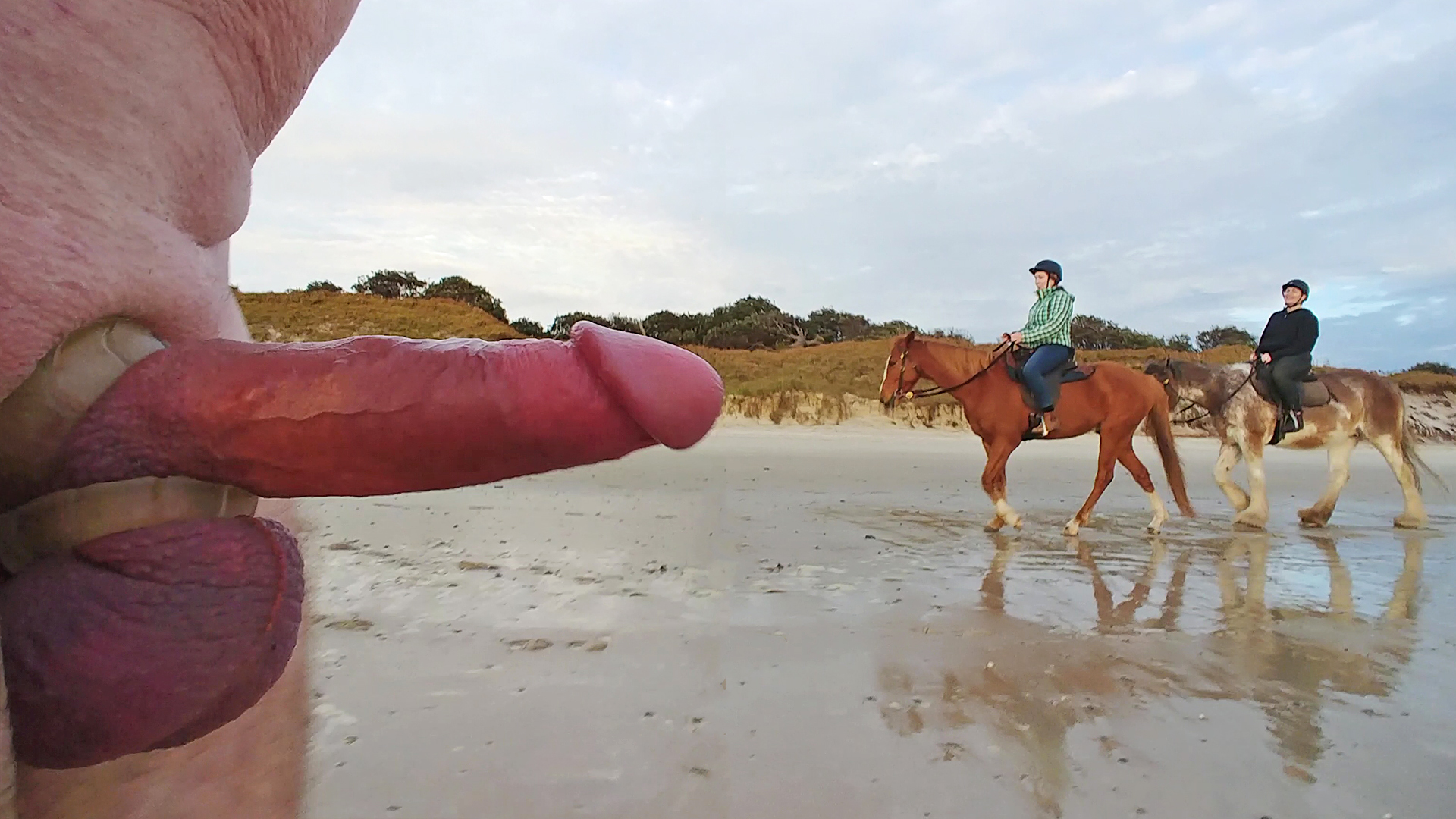 Public erection CFNM flasher on beach 4 cuties — 5