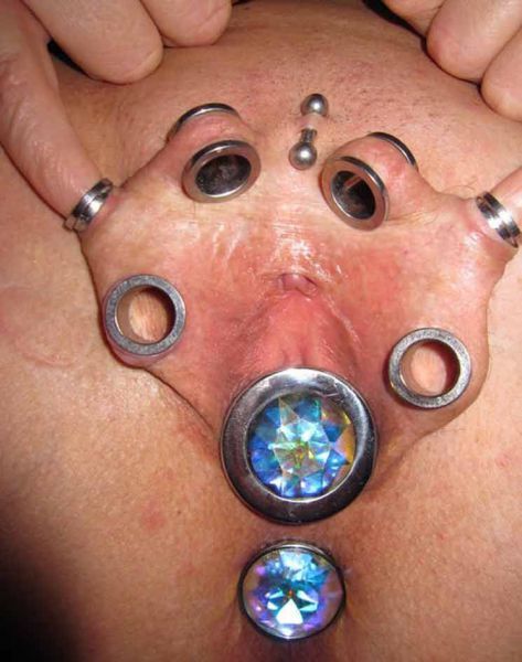 Piercings tattoos and complements — 27