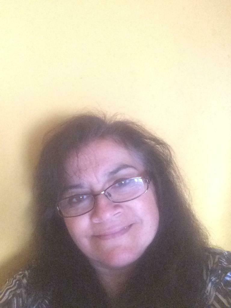 Esposa puta chupa a un amigo  marido corno — 17