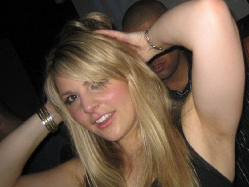 British UK girls showing sexy shaven armpits — 29