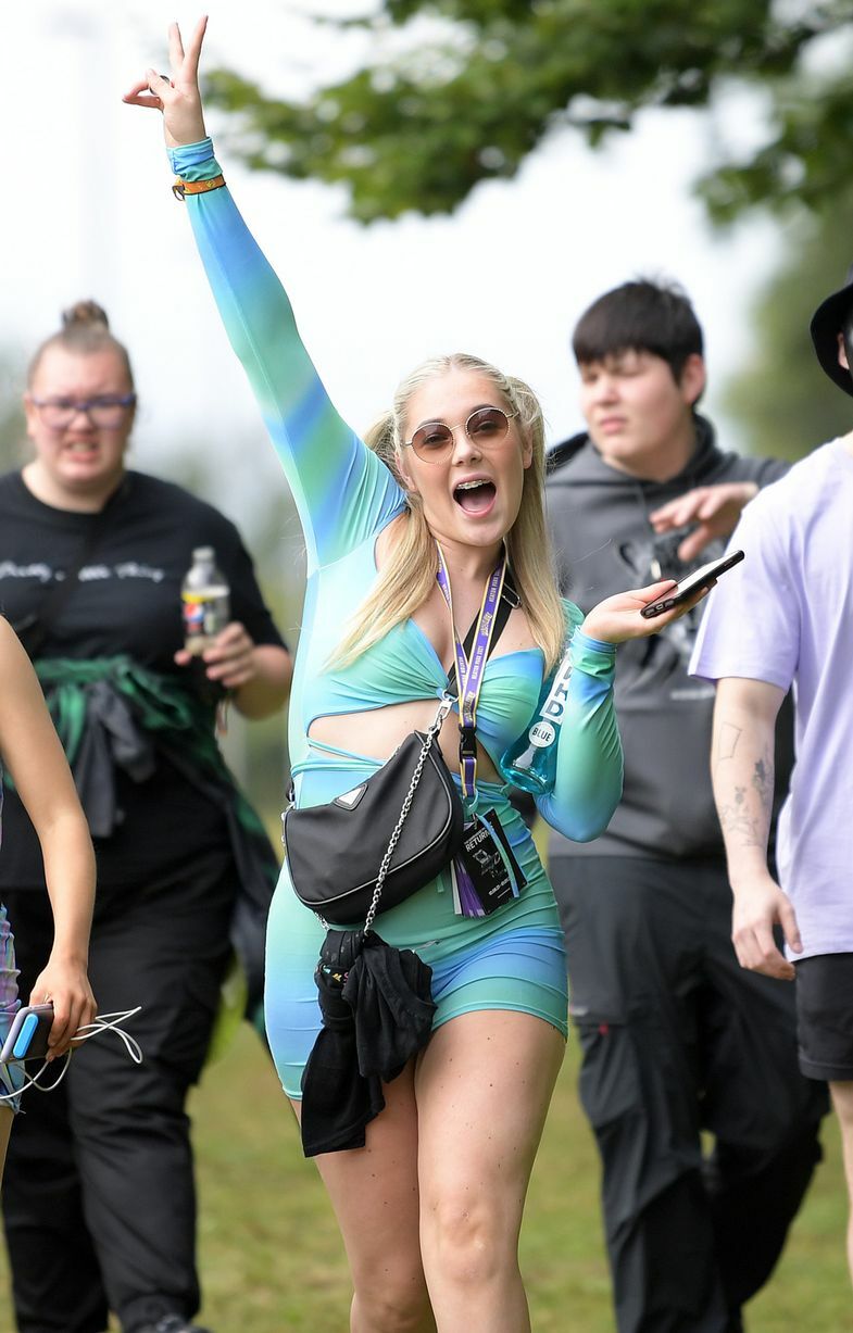 Parklife slags make my tiny dick hard — 16