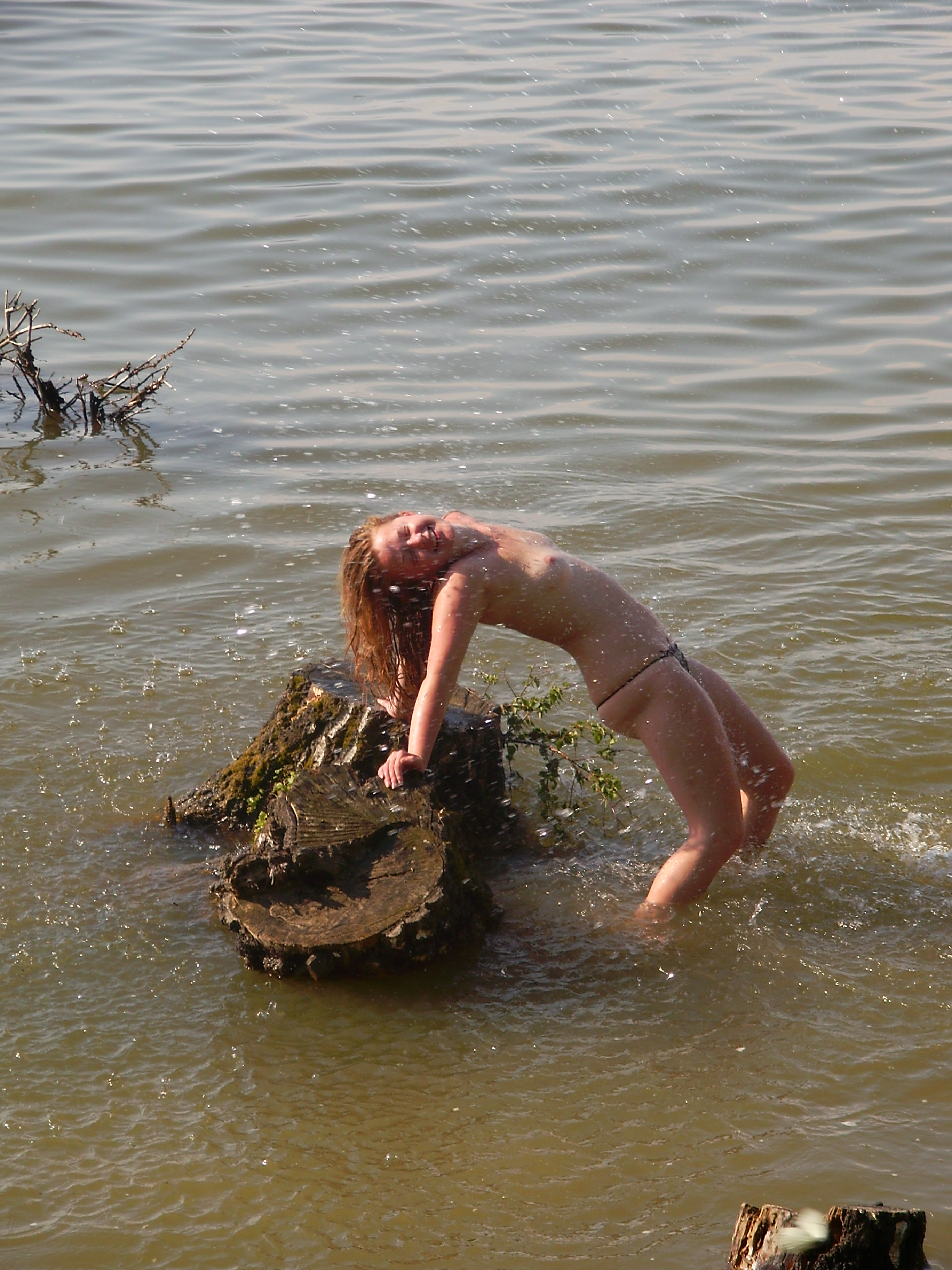 Amateur Girls Holiday Pics — 8