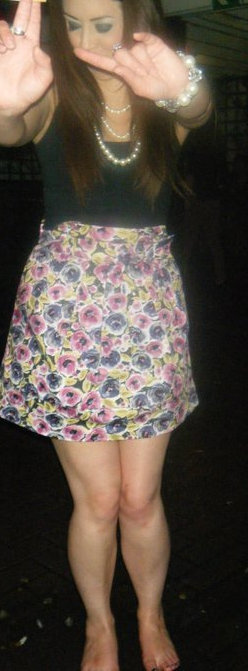 British girls showing their sexy legs — 5